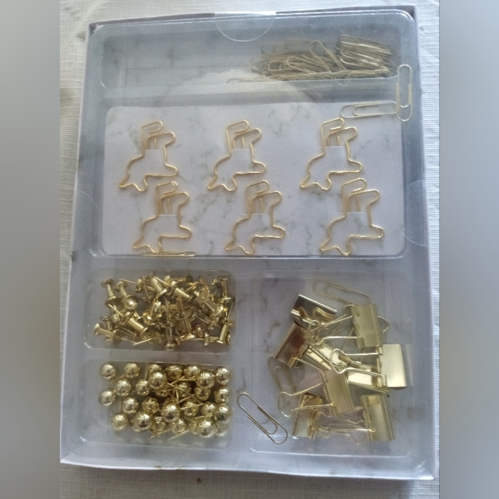 Desk Office Supply Kit Studioart Golden 136 PCs Assorted Stationary Set Clips